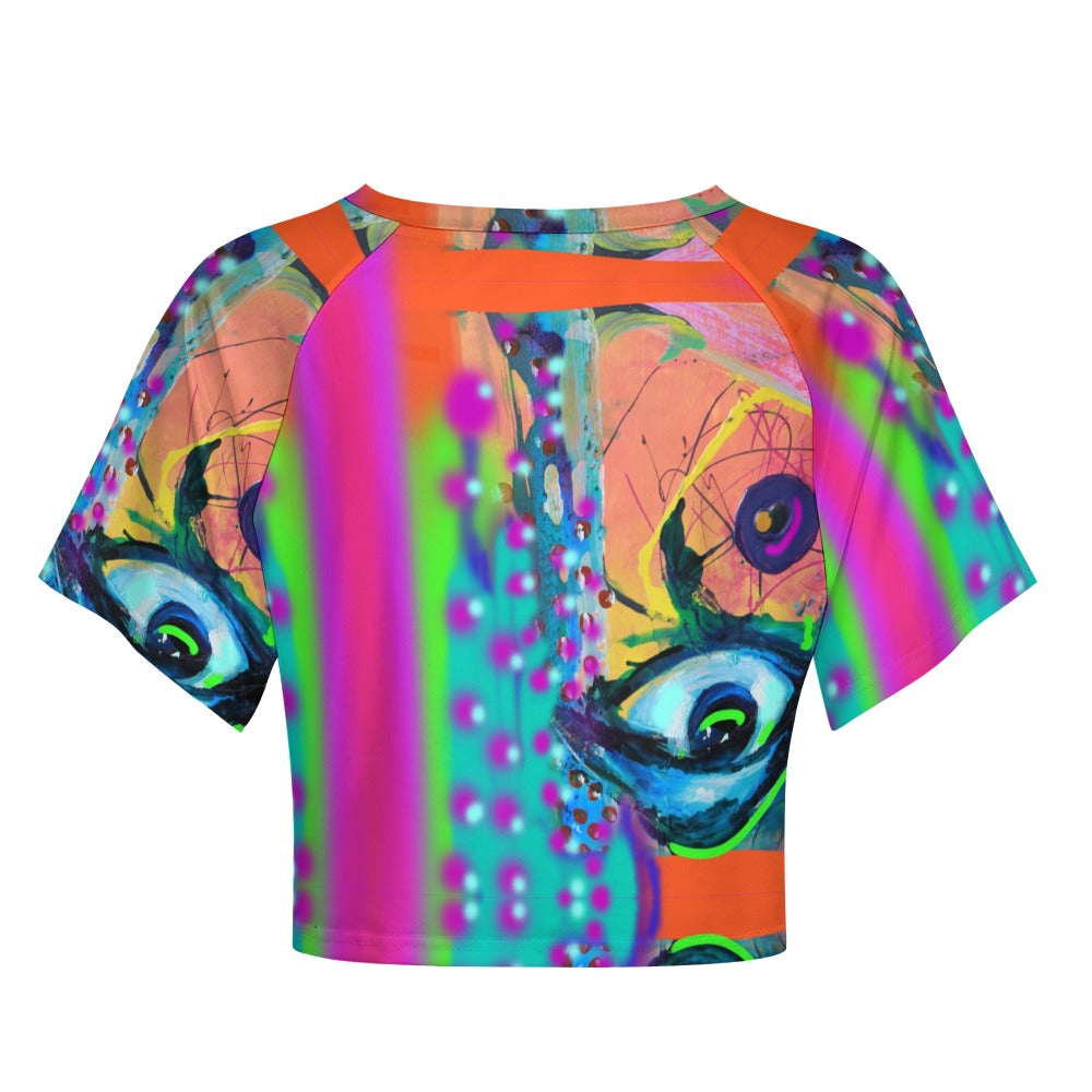 Short sleeved navel exposed