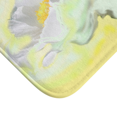 Elegante Badematte mit Blumenmuster, sanftes gelbes Blütendesign für die Inneneinrichtung