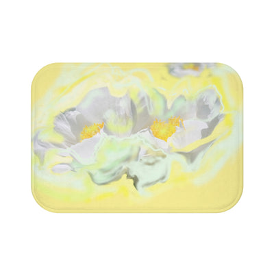 Elegante Badematte mit Blumenmuster, sanftes gelbes Blütendesign für die Inneneinrichtung