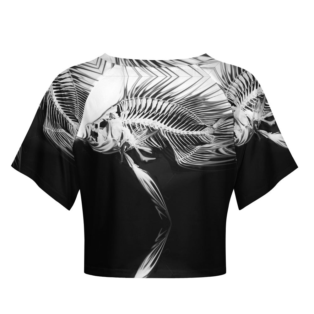 Short sleeved navel exposed