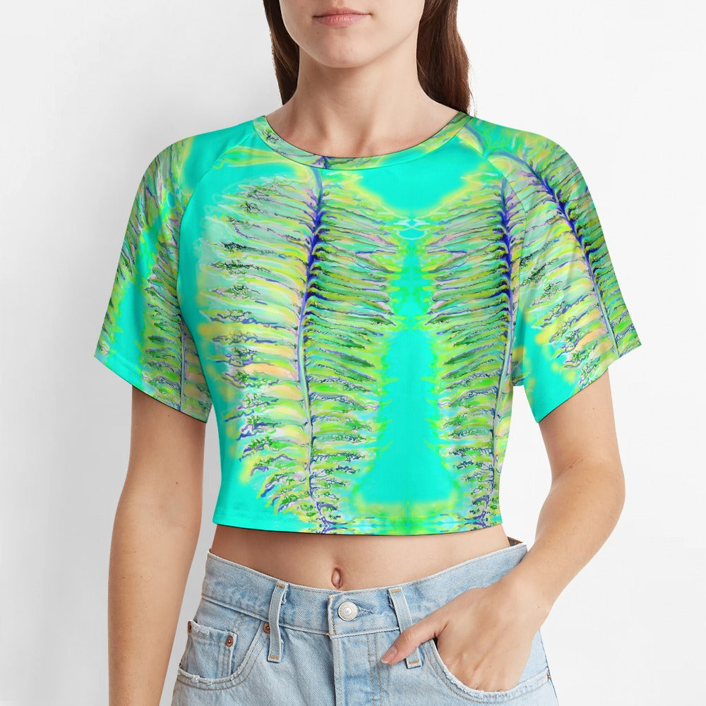 Short sleeved navel exposed