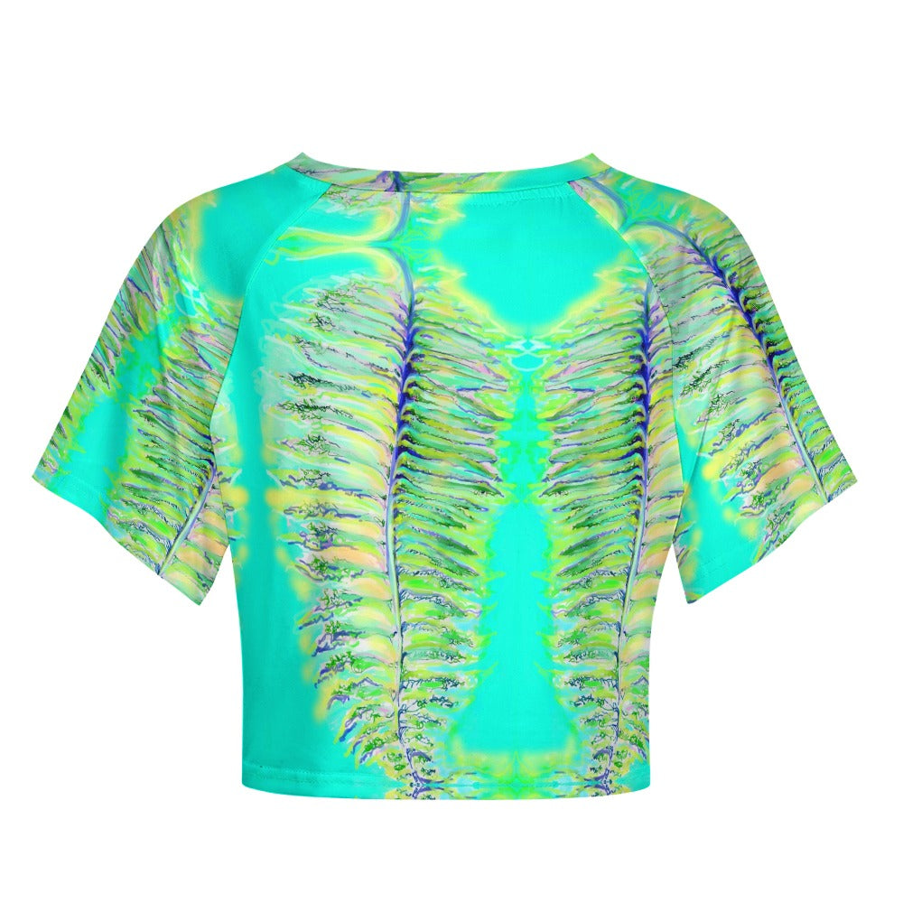 Short sleeved navel exposed