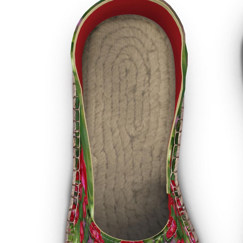 color-color-red tulip