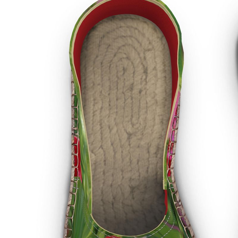 color-color-red tulip