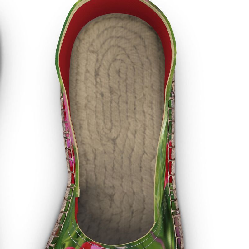 color-color-red tulip