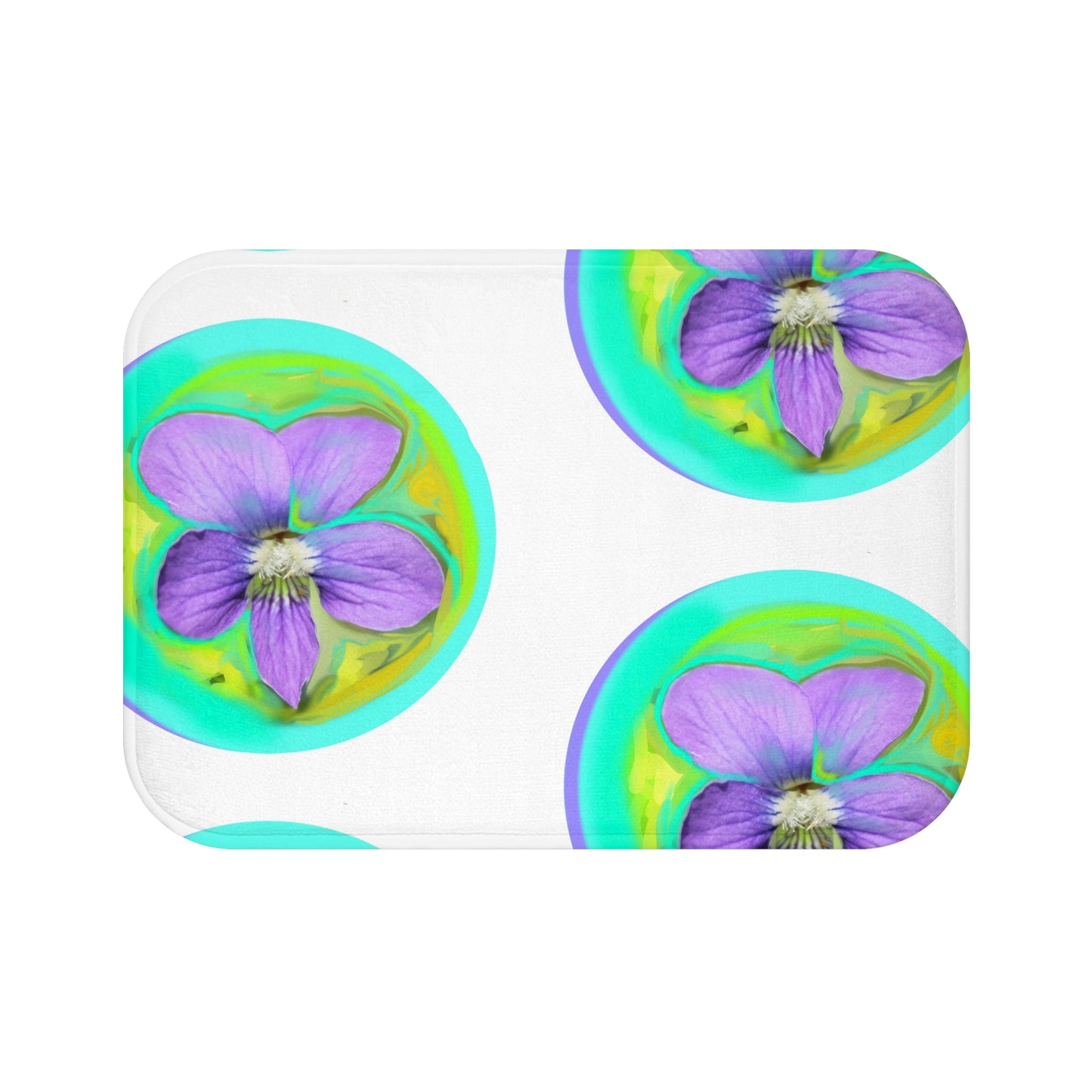Badematte mit lebendigen Blumenmuster – farbenfrohes lila Blumendesign für entspannende Badezimmer.