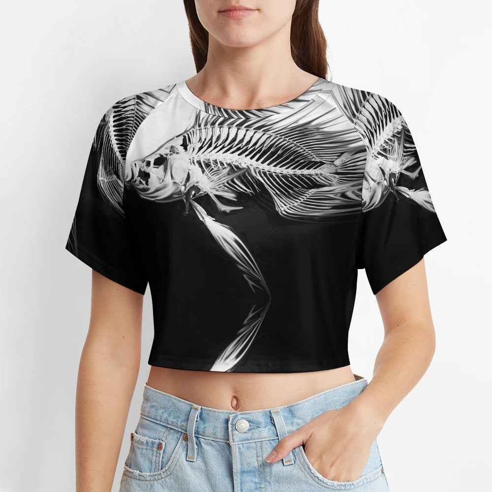 Short sleeved navel exposed