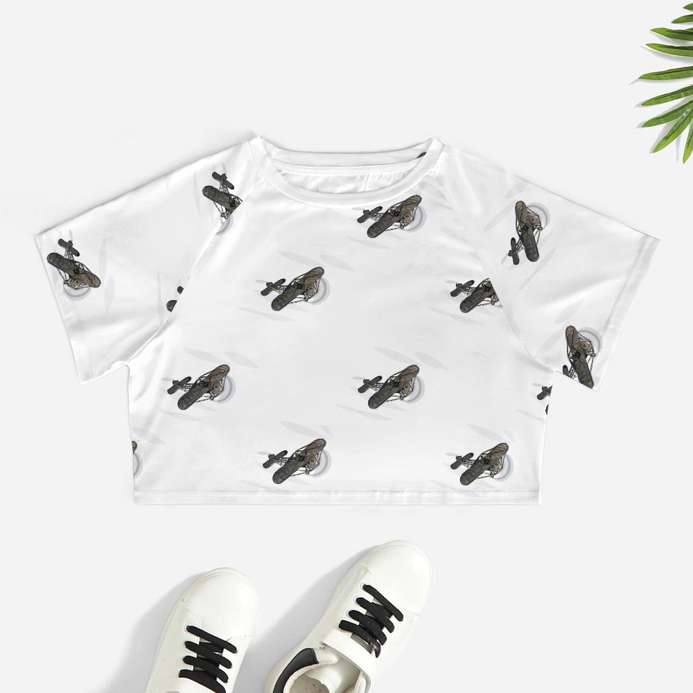 Short sleeved navel exposed