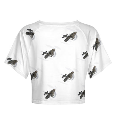 Short sleeved navel exposed