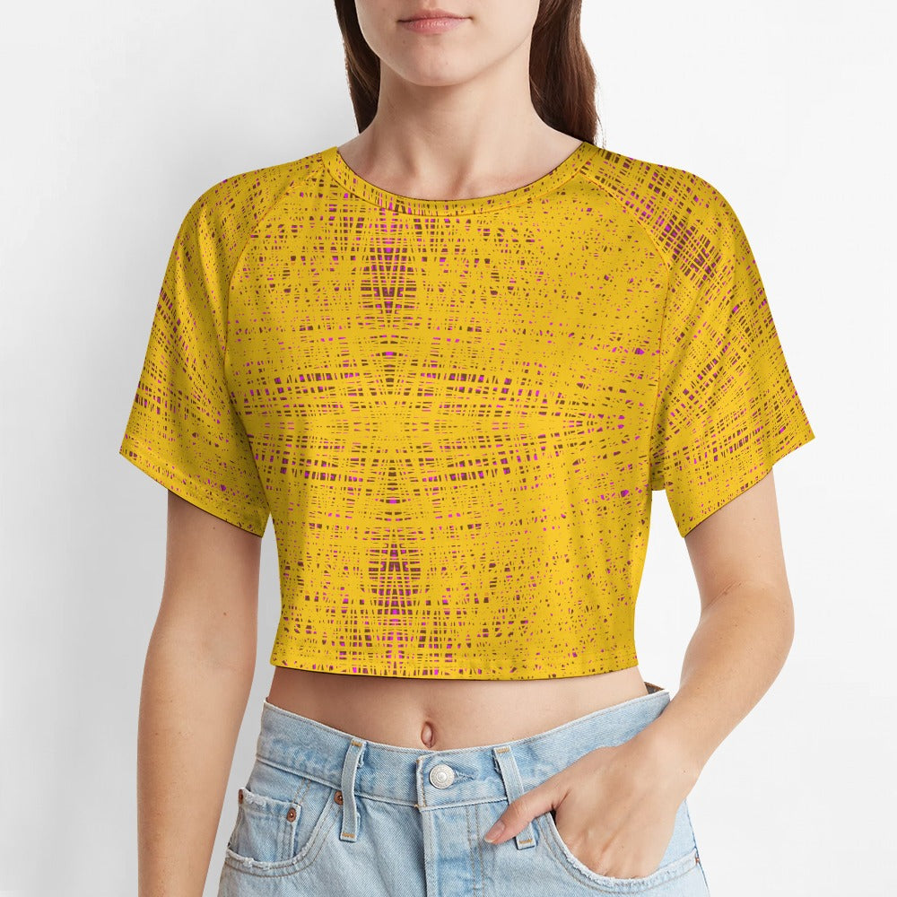 Short sleeved navel exposed