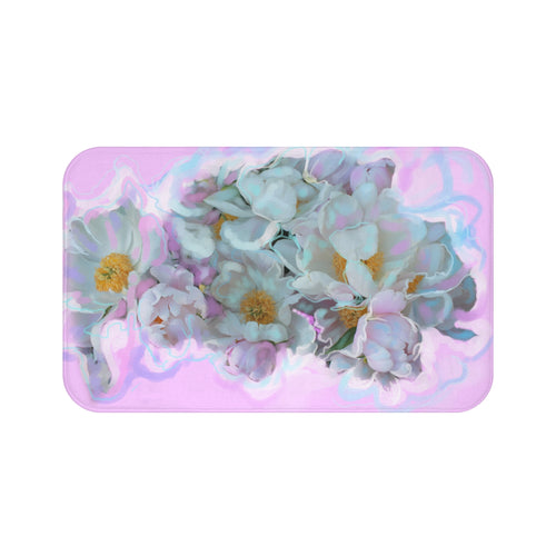 Badematte mit pastellfarbenen Blumenmotiven – weiche und gemütliche Badezimmerdekoration