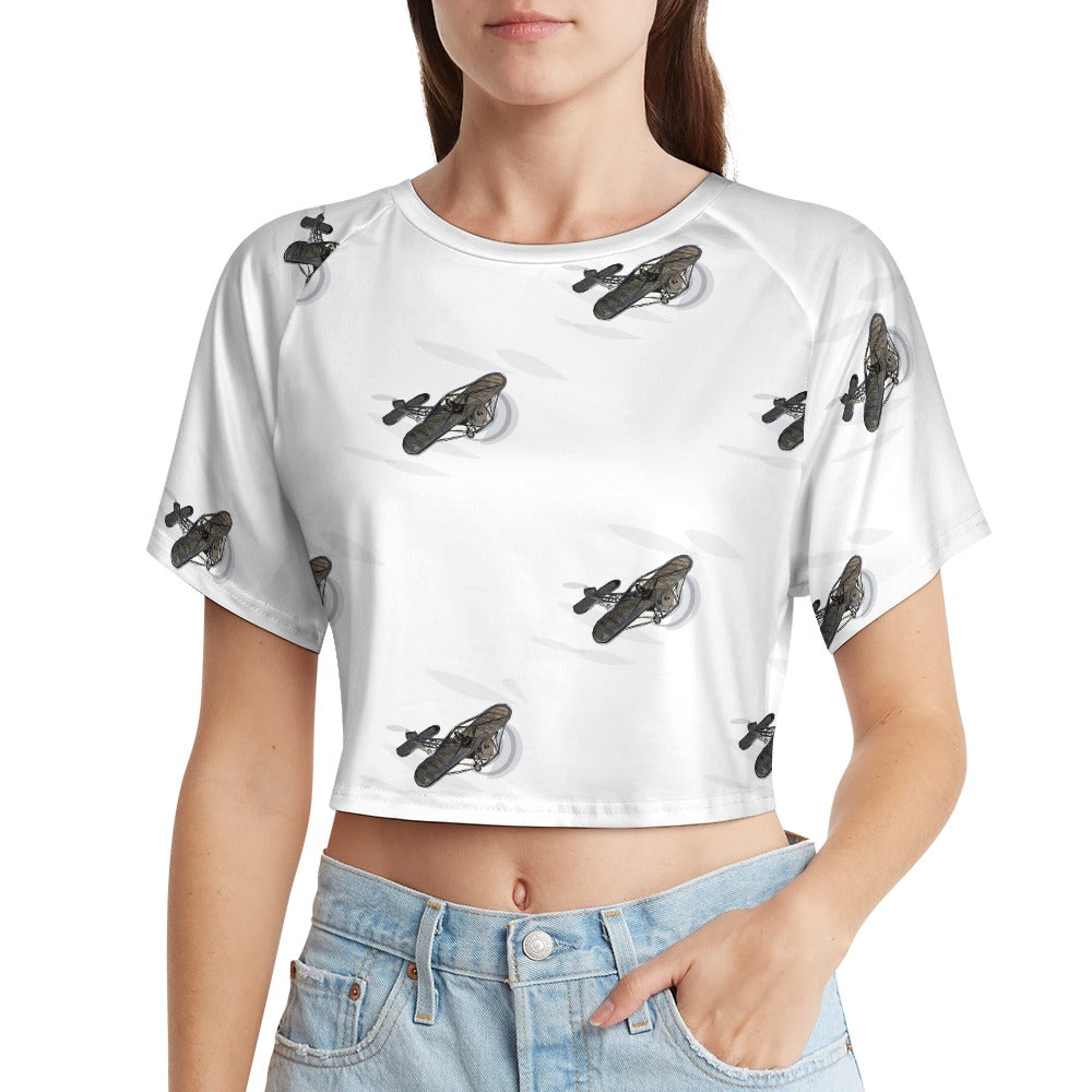 Short sleeved navel exposed