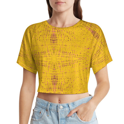 Short sleeved navel exposed