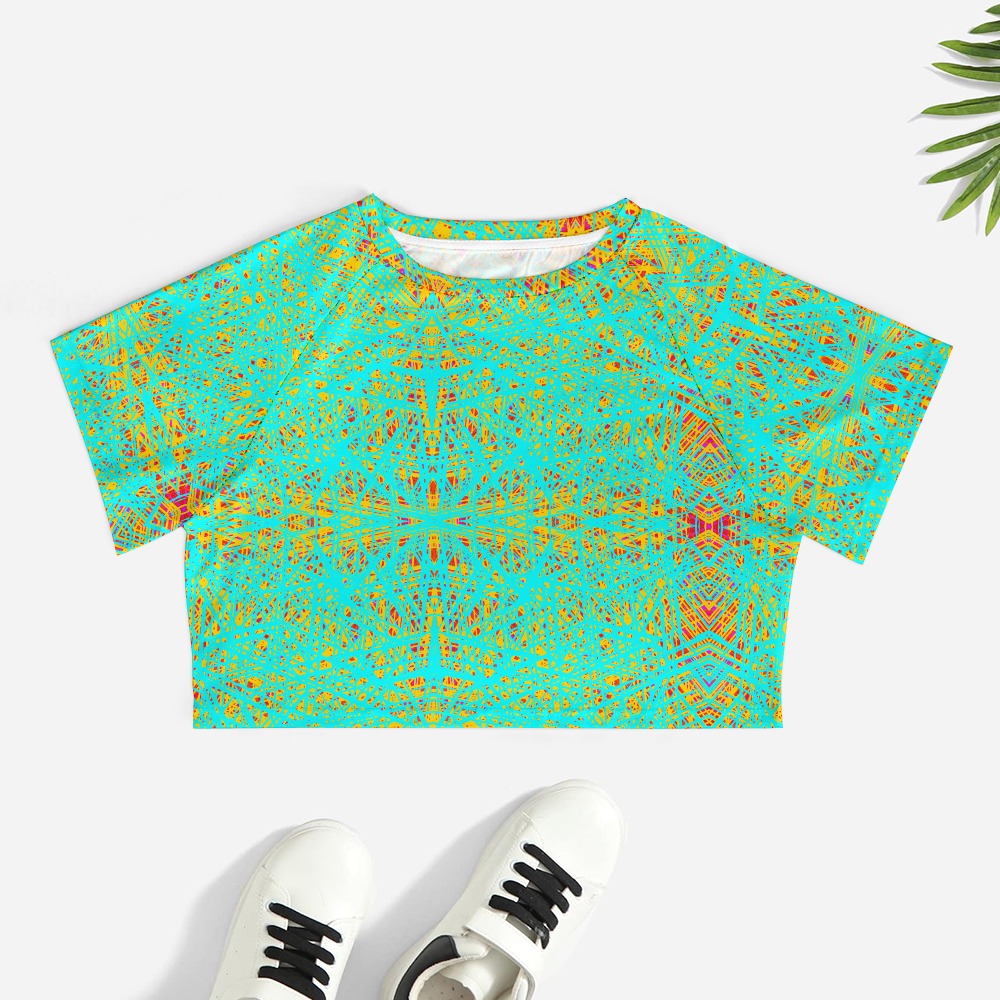 Short sleeved navel exposed