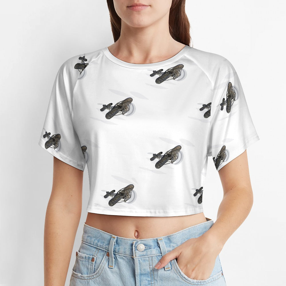 Short sleeved navel exposed