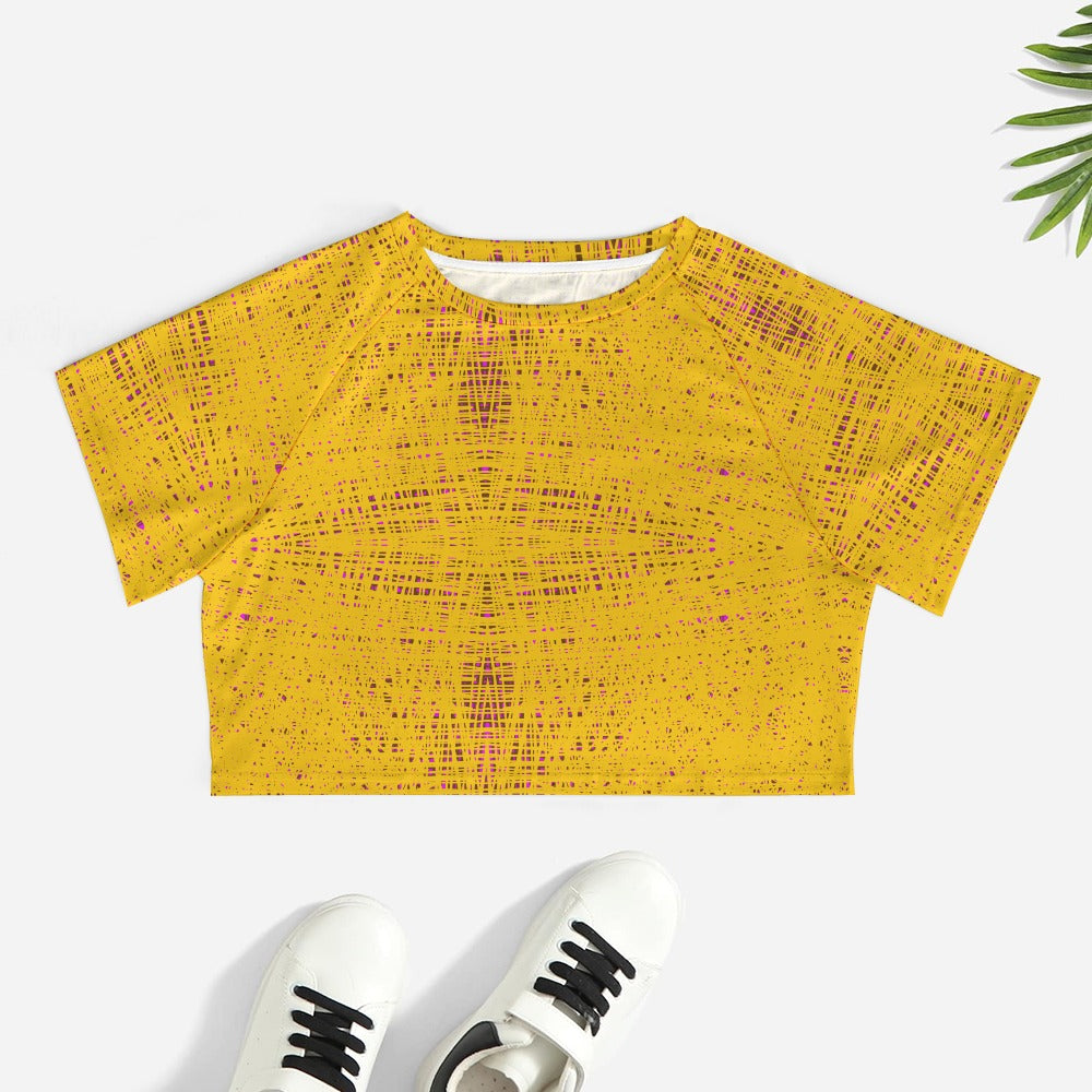 Short sleeved navel exposed