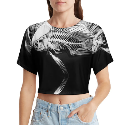 Short sleeved navel exposed